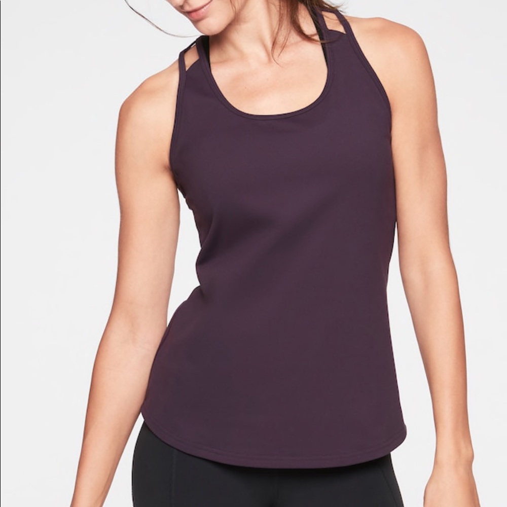 Athleta Halasana Macrame tank